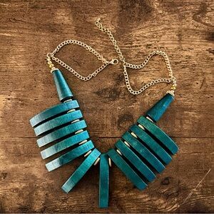Elegant Teal and Gold Statement Necklace